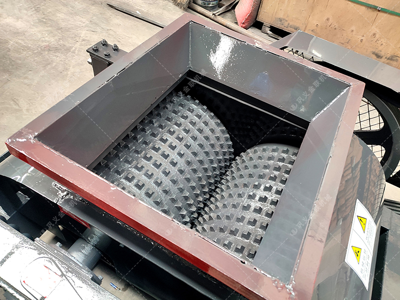 瀝青銑刨料破碎難題多？看雙齒輥破碎機(jī)如何 “啃硬骨頭” 出細(xì)活